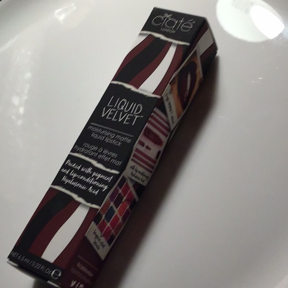 CIATE LIQUID VELVET MATTE LIQUID LIPSTICK Voodoo - Picture 8 of 12
